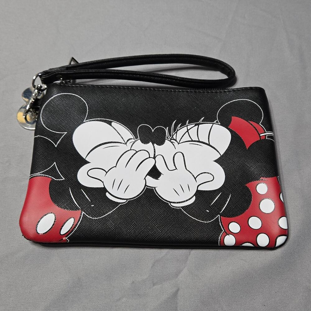 Mickey & Minnie Mouse Kissing Wristlet Wallet Pouch – Black & Red